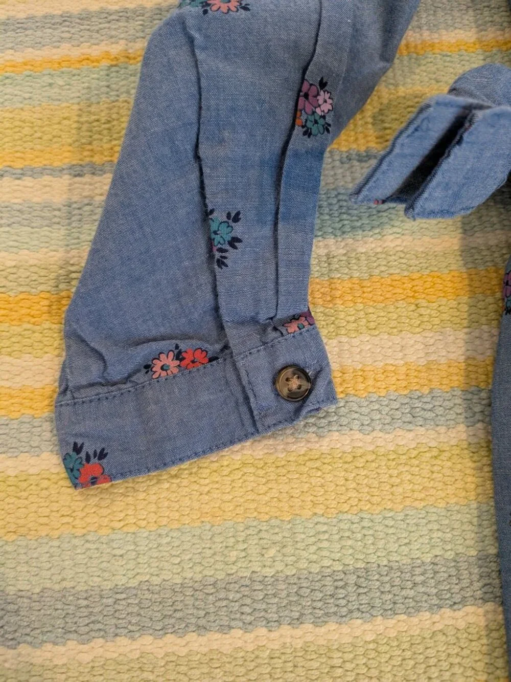 🛍️ BUNDLE ONLY • H&M LOGG Belted Chambray Dress With Flower Print size 6